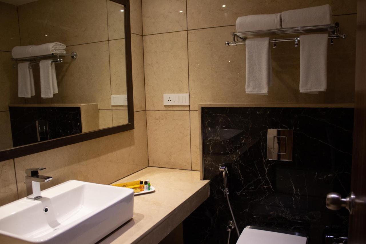 Shivas Galaxy Hotel Devanahalli Extérieur photo